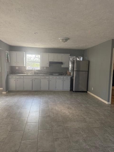 Building Photo - 8220 Glenview Dr