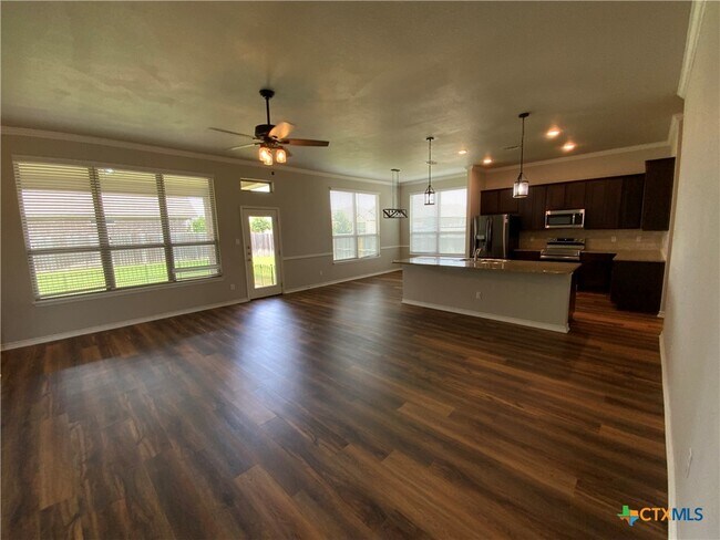 Foto del edificio - 6017 Worthing Dr