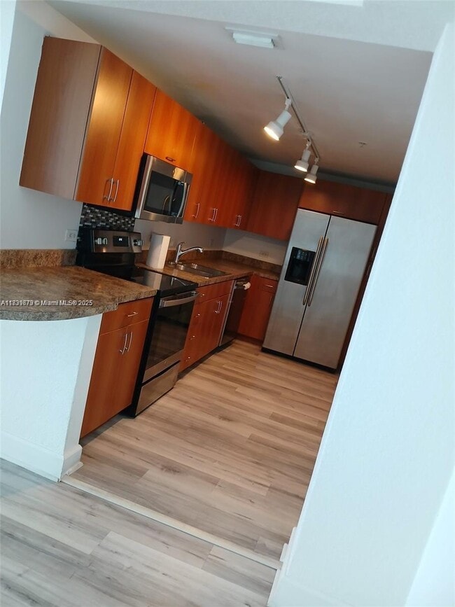 Building Photo - 7501 E Treasure Dr