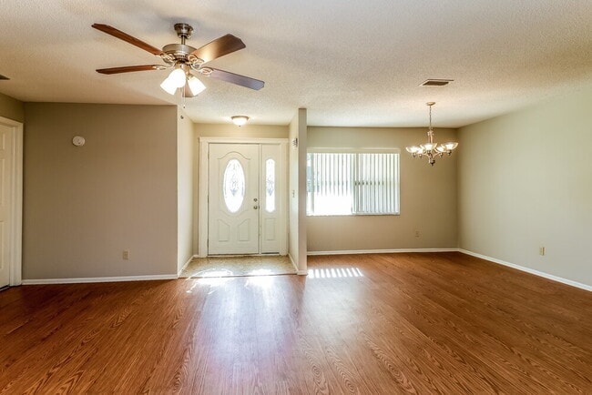 Building Photo - 3610 Fairway Forest Dr