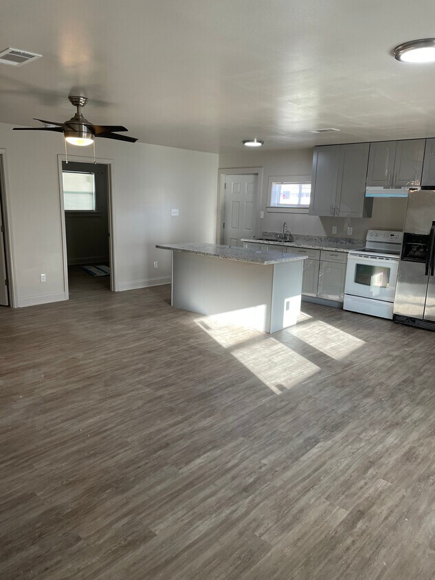 1021 West Dr, Westwego, LA 70094 House Rental in Westwego, LA