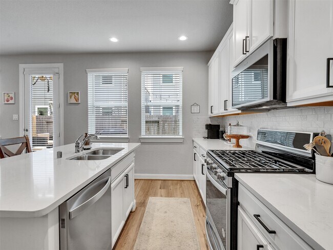 Foto del edificio - 3118 Cloud Forest Ln