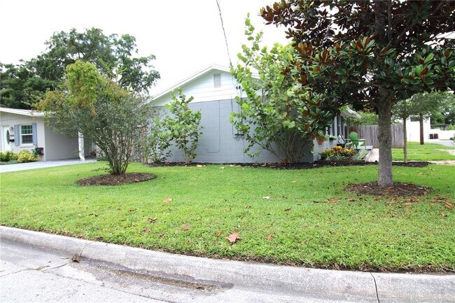 Foto del edificio - 1512 Florinda Dr