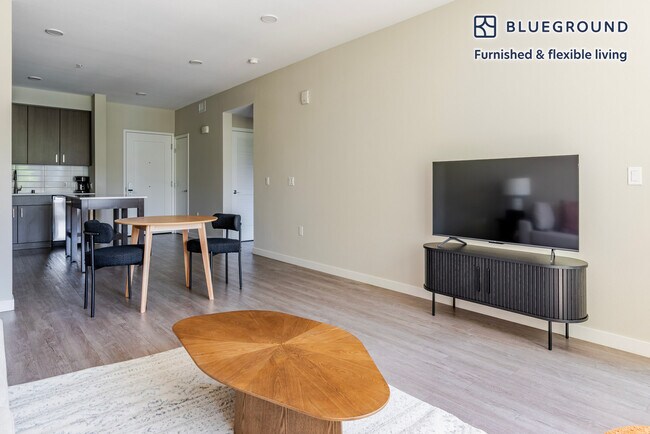 Building Photo - 3560 Rambla Pl