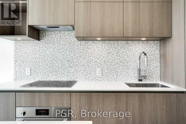 Building Photo - 1 Yorkville Ave