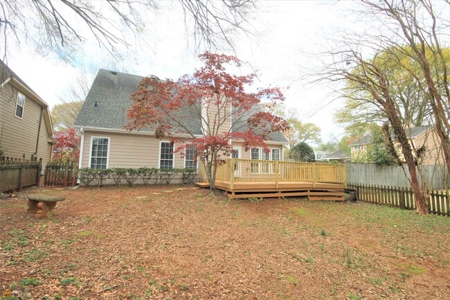 Building Photo - 2765 Royal Bluff