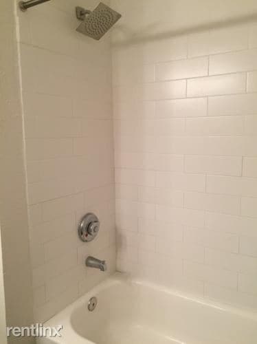 Building Photo - 808 Sharview Cir