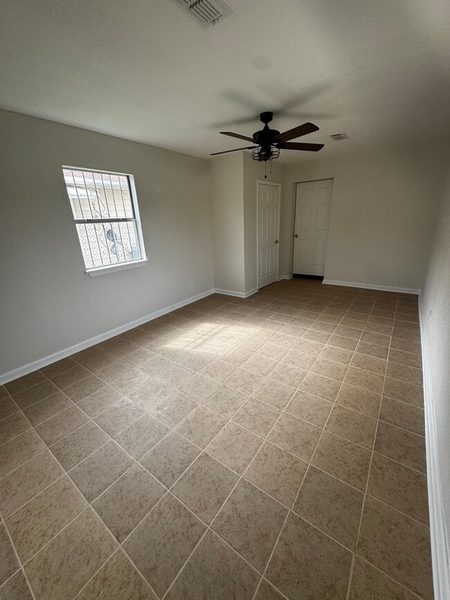 Building Photo - 3439 Twining Dr