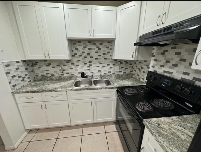 Building Photo - 6289 Lear Dr