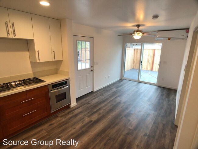 Foto del edificio - 2560-2562 L St