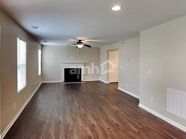 Foto del edificio - 1056 Countess Ln
