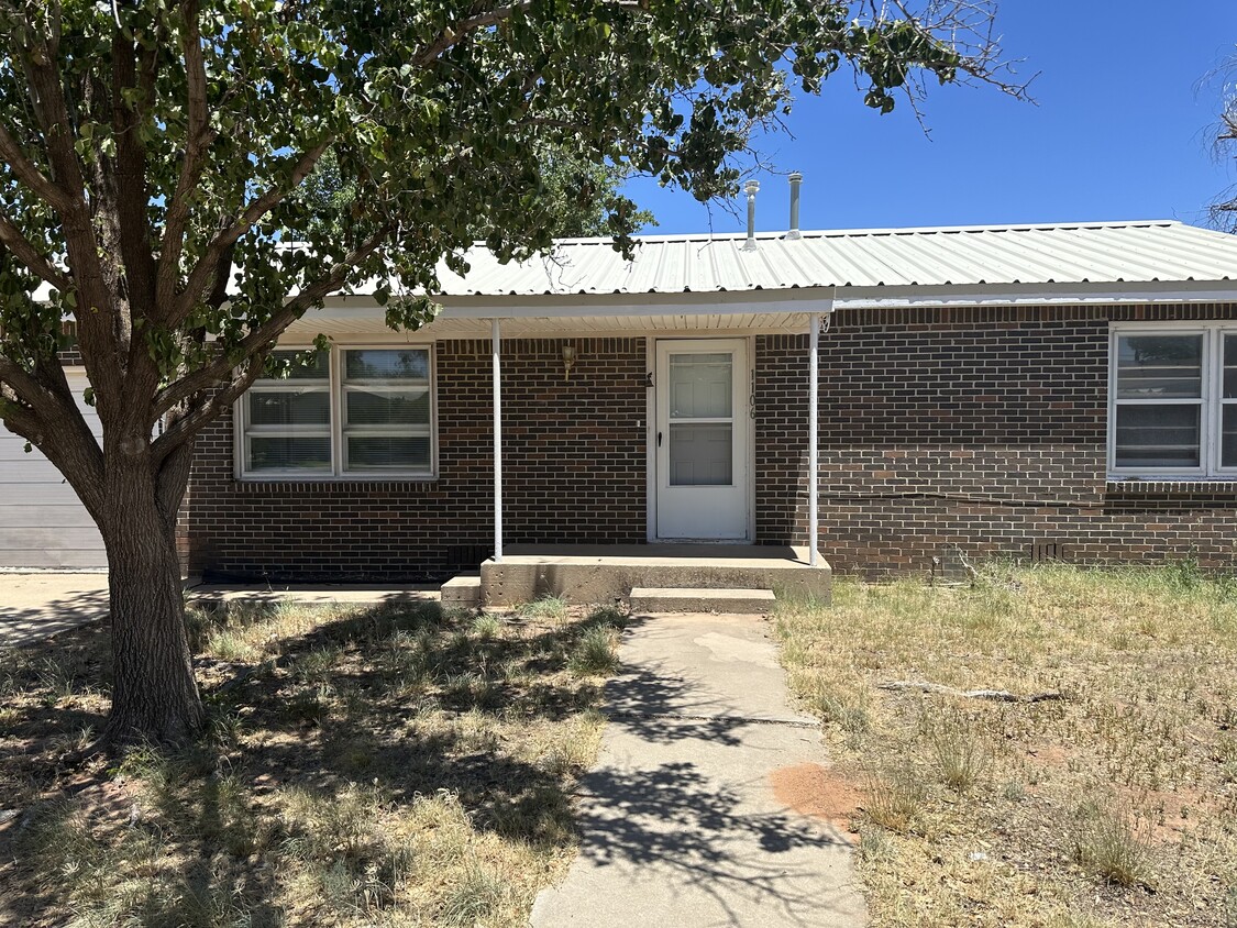 Foto principal - 1106 NW 7th St