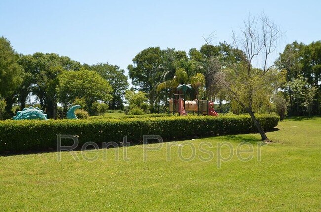 Foto del edificio - 4019 Versailles Dr