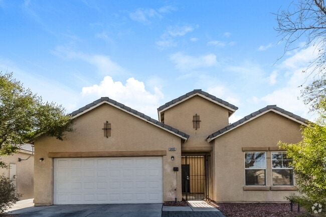 Building Photo - 5402 Royal Yacht Way