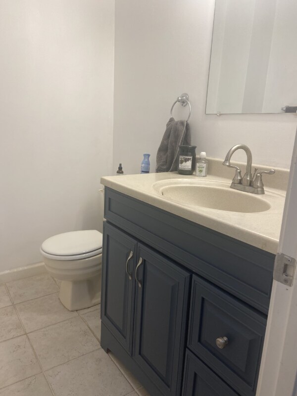 Building Photo - 40 Gaslight Ln
