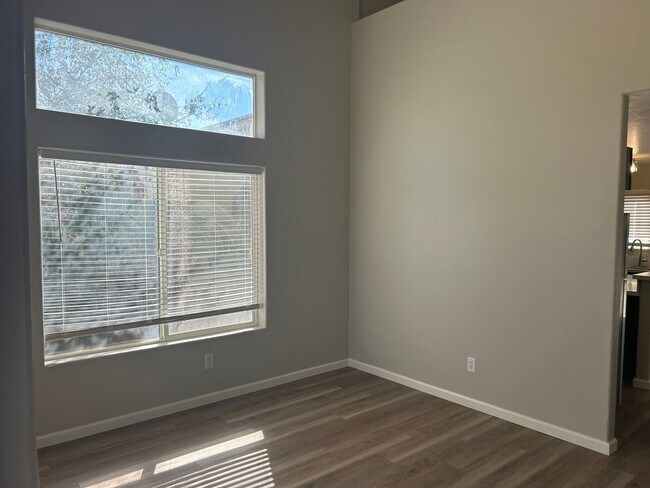 Foto del edificio - 4 Bed 2.5 Bath Fernley Home