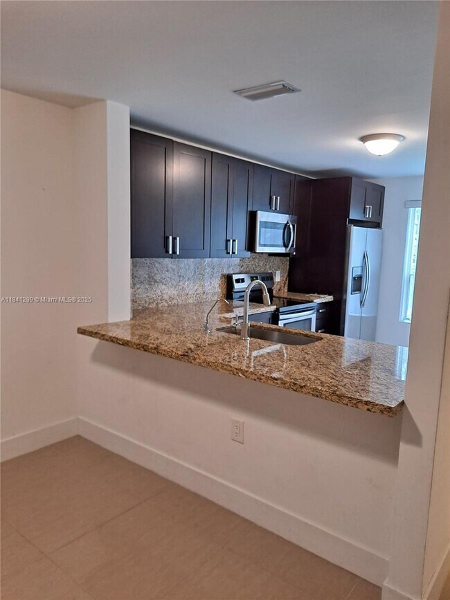 Foto del edificio - 8041 SW 21st Ct
