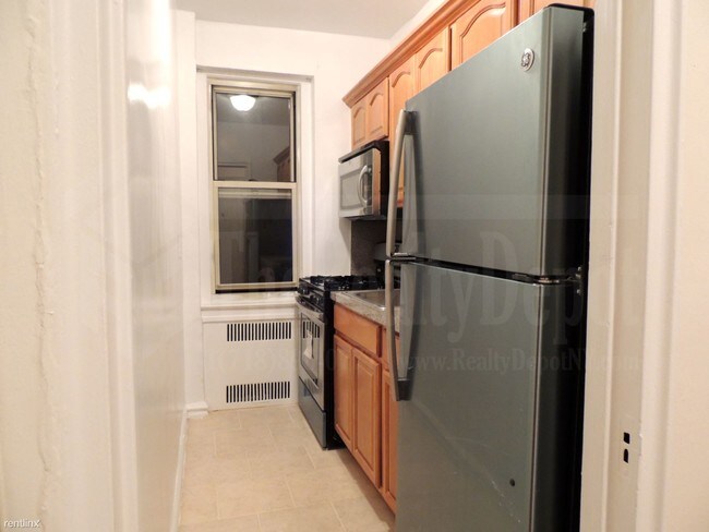 Foto del edificio - 6485 Saunders St