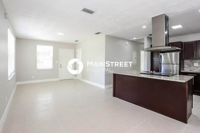 Building Photo - 3 Bedroom Pet-Friendly Home in JACKSONVILLE, FL with Main Street Renewal