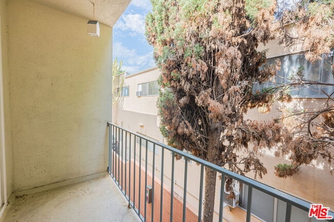 Foto del edificio - 1544 Stanford St
