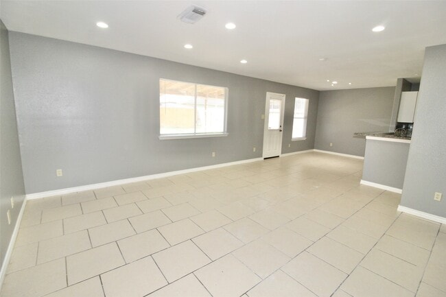 Building Photo - 7423 Edgecraft Dr