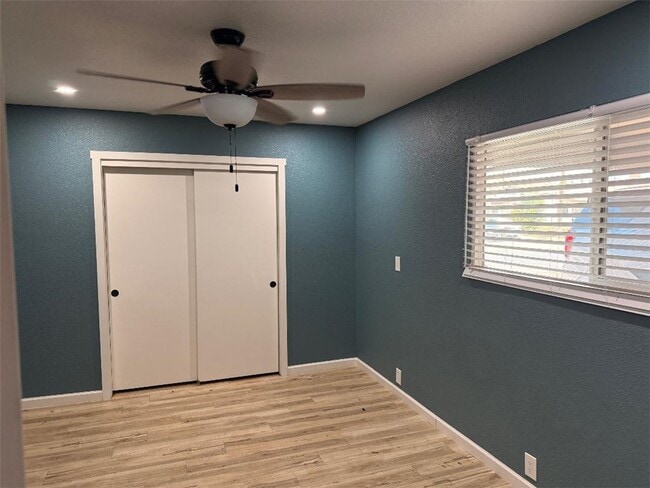 Building Photo - 2605 Country Club Dr
