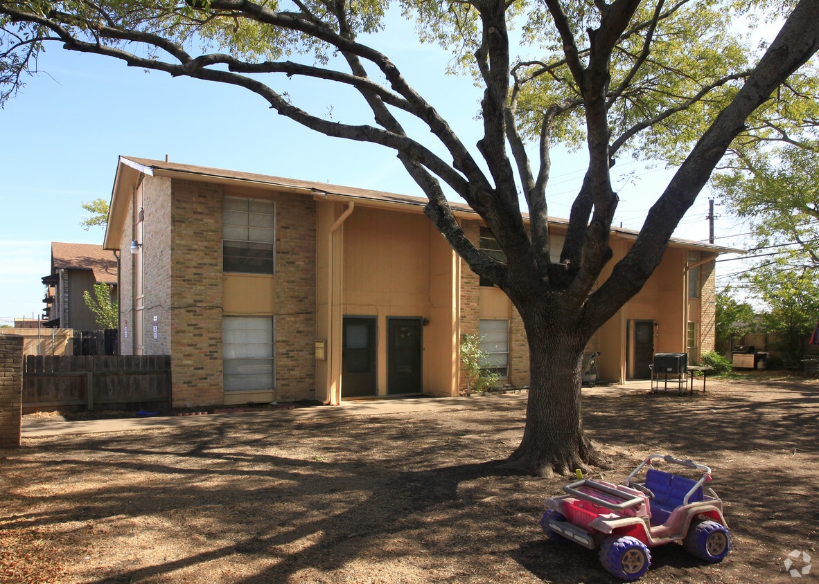 86118613 Putnam Dr, Austin, TX 78757 Apartments in Austin, TX