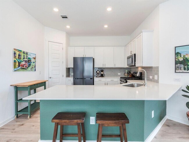 Foto del edificio - 2132 Centerline Ln