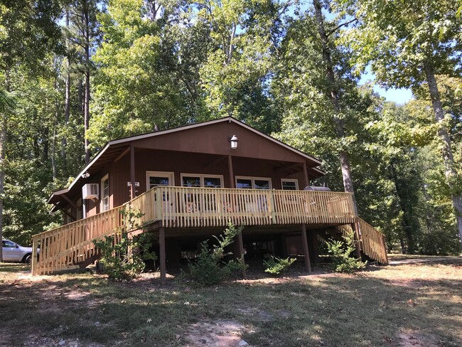 Building Photo - Lake Sinclair home available for 6 month l...