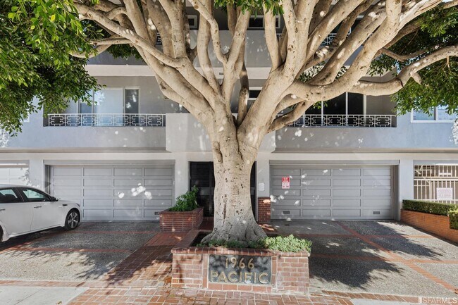 Building Photo - 1966 Pacific Ave