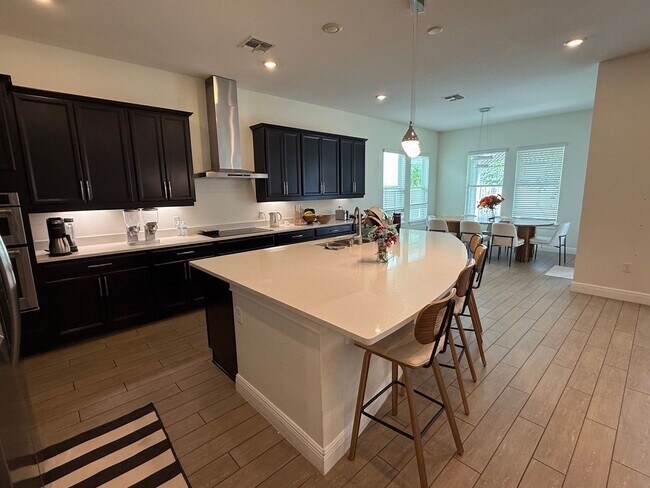 Foto del edificio - 7 bedroom/6 bath Dr. Phillips Home