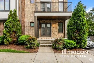 Building Photo - 1220 Hillwood Private Cove