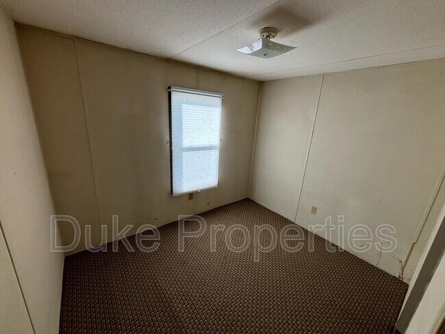 Building Photo - 117 S Main St