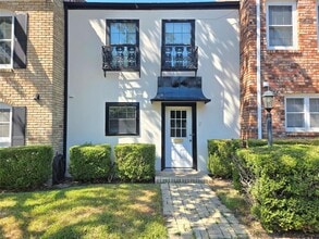 Building Photo - 1500 Elton Ln