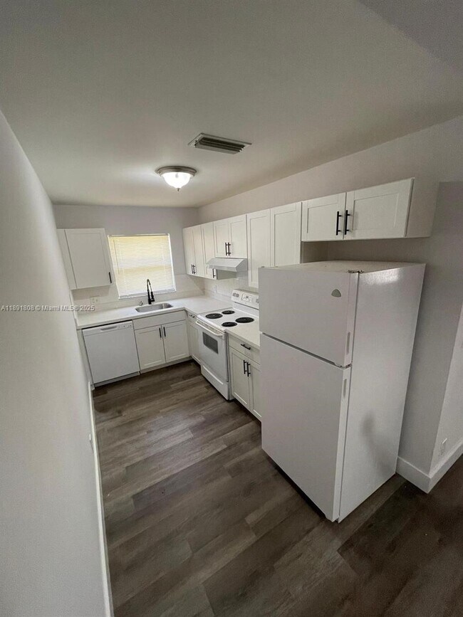 Foto del edificio - 5040 Sanctuary Way