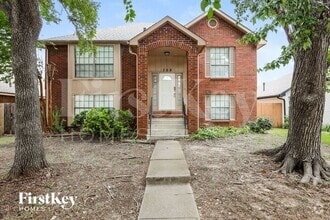Building Photo - 709 White Oak St