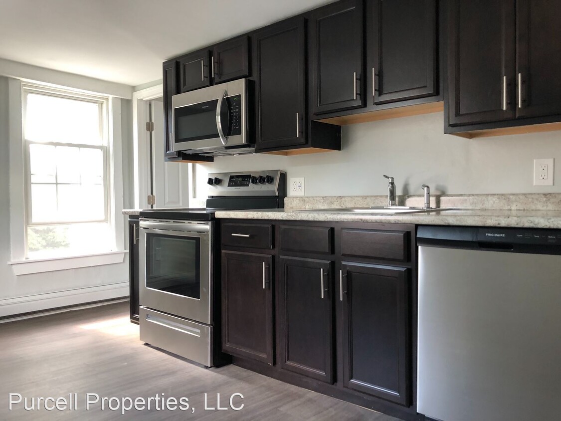 Primary Photo - 1 br, 1 bath Apartment - 21 Main St