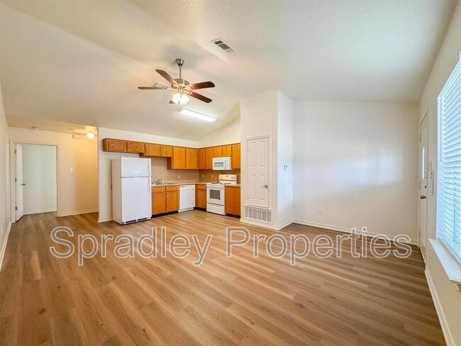 Foto del edificio - 117 Lacey Lou Ln