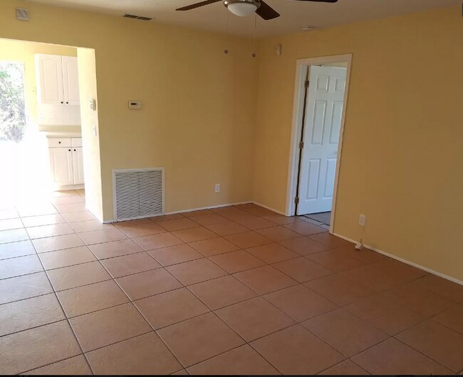 Foto del edificio - 1122 Garibaldi St E