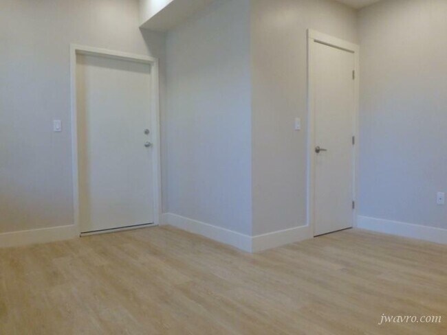 Building Photo - 2411 Webster St