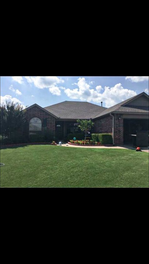 Primary Photo - Jenks Schools - Brick Home