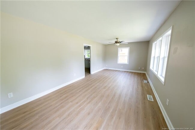 Building Photo - 4825 Cottonwood Dr
