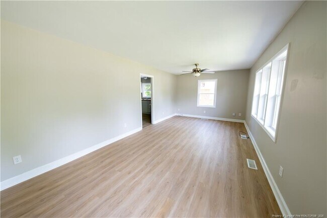 Foto del edificio - 4825 Cottonwood Dr