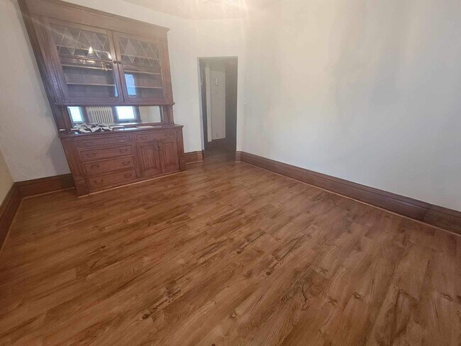 Foto del edificio - 460 N Terrace St