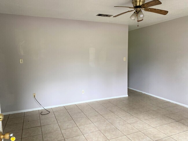 LIVING ROOM - 507 Nila Sue Dr