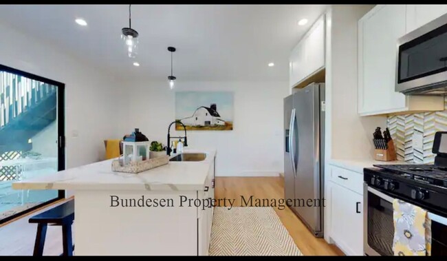 Building Photo - 1-Bed in Petaluma – All Utilities Included