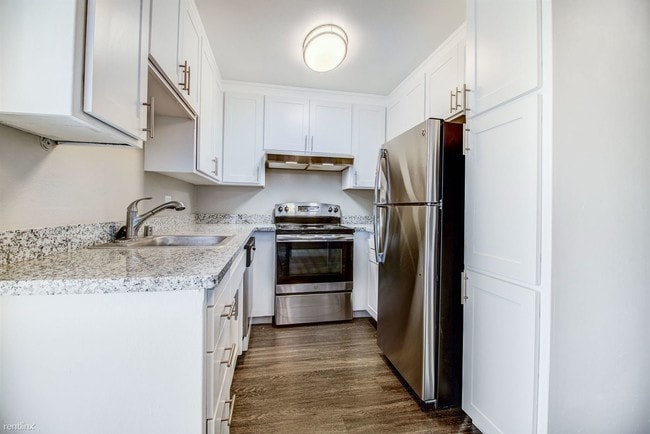 2 br, 1 bath - 1025 35th Ave Apt 4 - 2 br, 1 bath  - 1025 35th Ave Apt 4