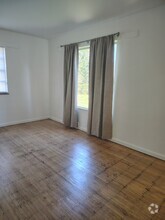 Building Photo - 1651 W 57th St
