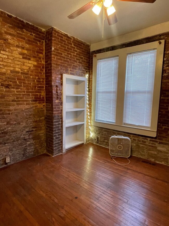 Building Photo - 2630 N Charles St