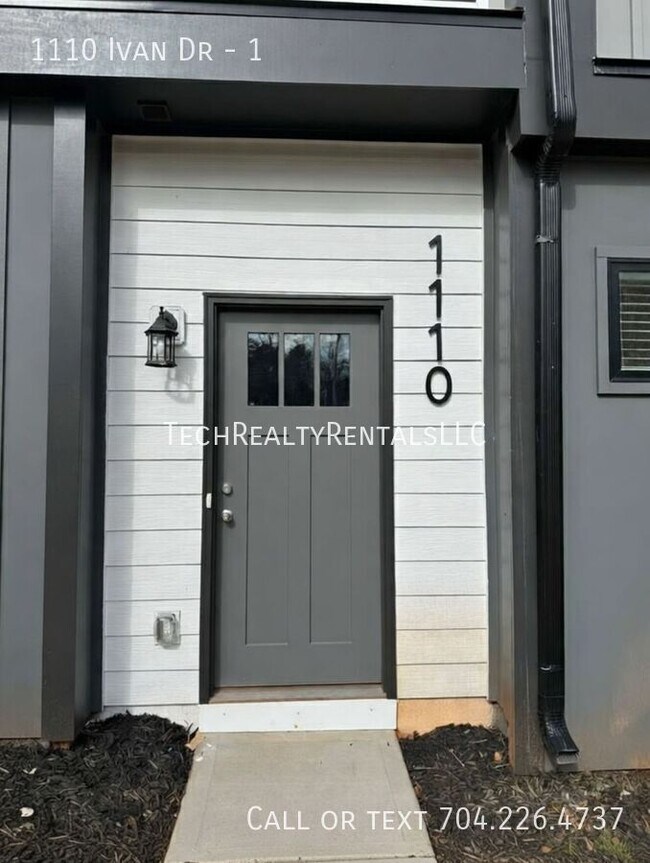 Foto del edificio - 1110 Ivan Dr